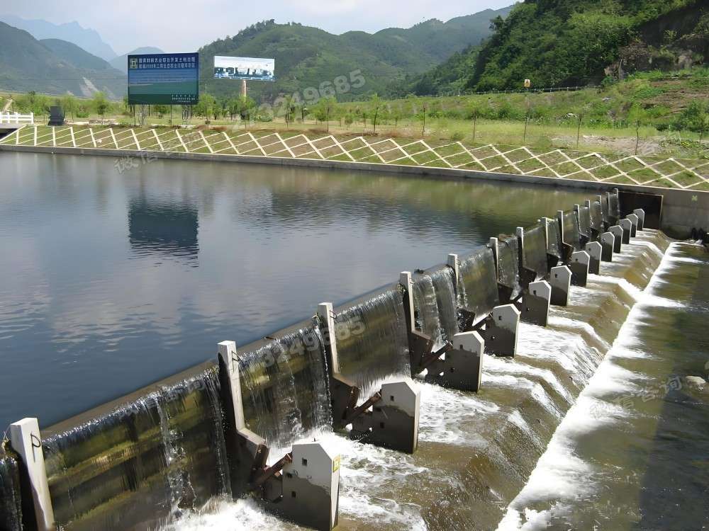 鹤山灰色景观瀑布液压钢坝