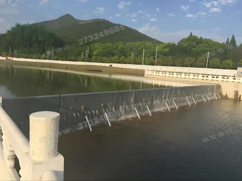 鹤山自然景观灰色液压钢坝